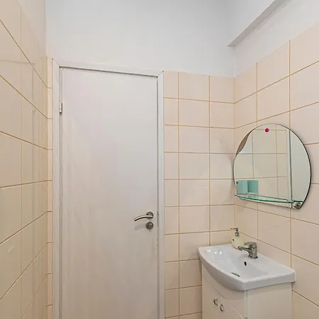 Apartment Centre 3bd By Hostlovers
